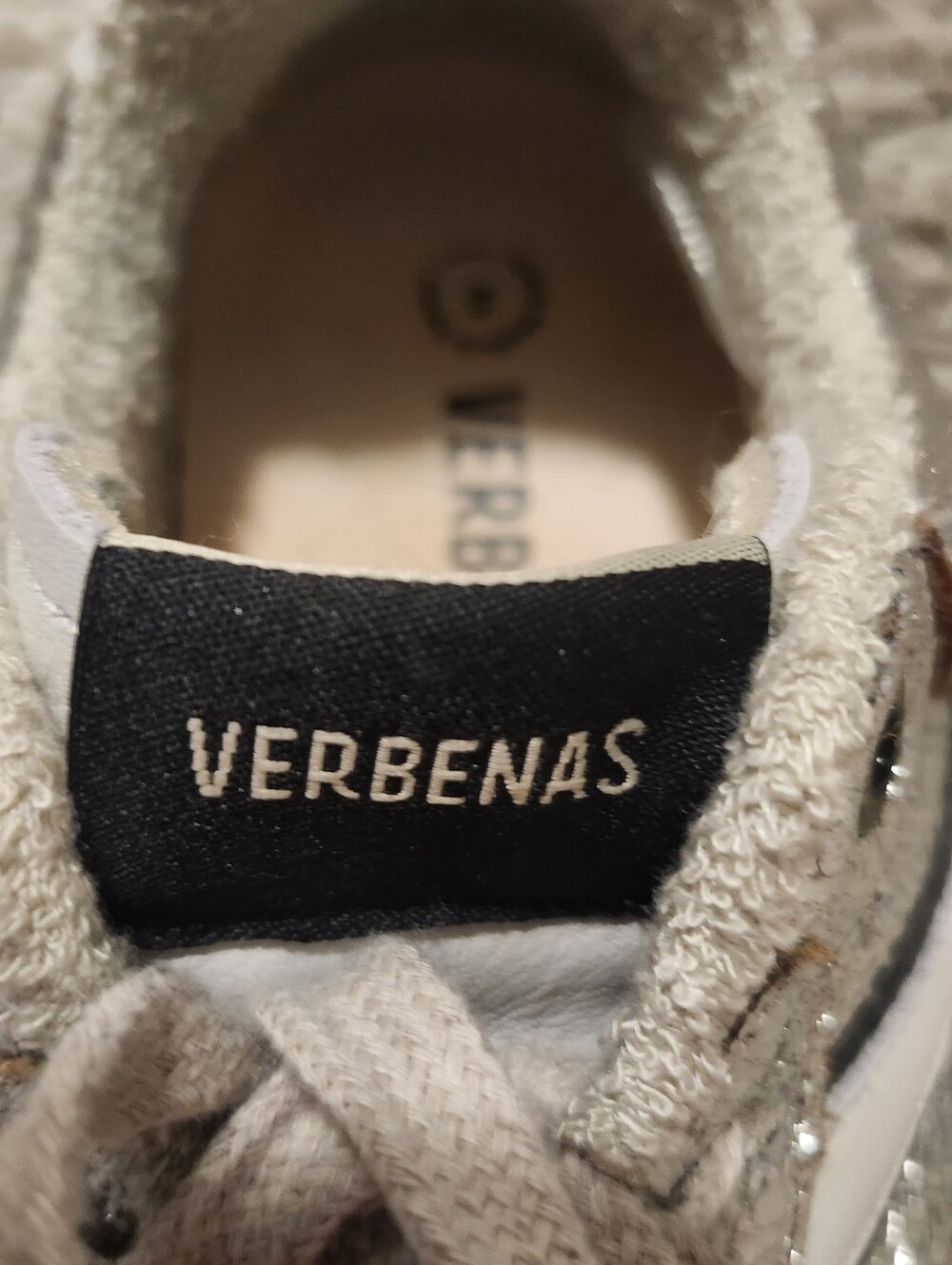 Verbenas Sora Breck Sneakers – Silver – US 3.7 neon green tipped shoe laces. - Picture 7 of 8